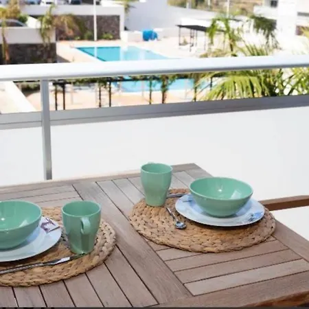 Beach, Pool & Mountain In Bajamar Appartement