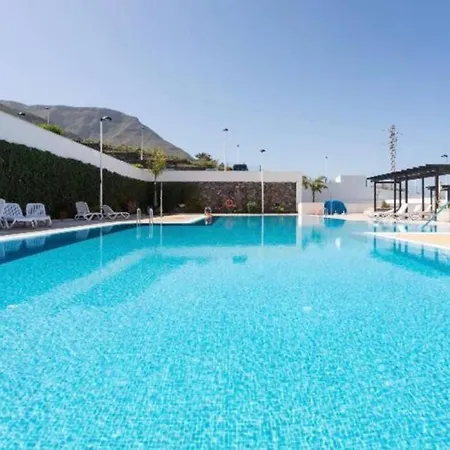 아파트 Beach, Pool & Mountain In Bajamar 바하마르