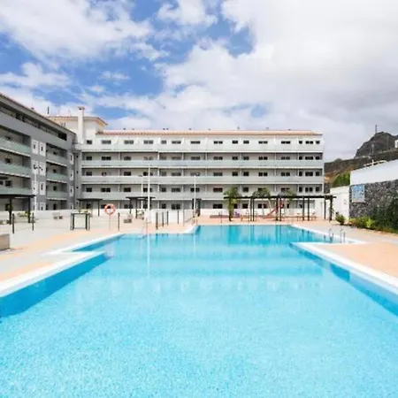 Beach, Pool & Mountain In Bajamar 아파트