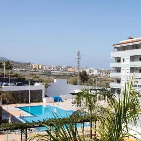 Beach, Pool & Mountain In Bajamar * 바하마르